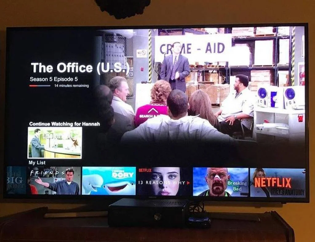 SAMSUNG 50-Inch Class AU8000