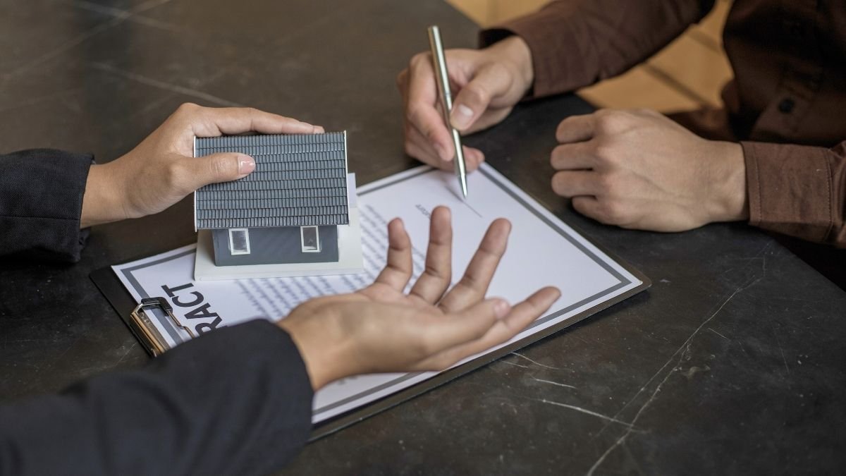 Smart Homeowners Are Rejecting Traditional Mortgage Advice