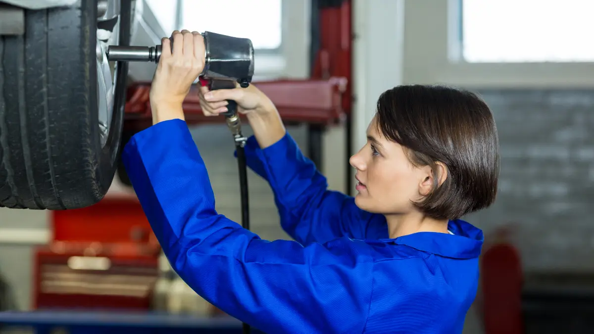  Are all slide-outs aligned and sealing tightly through their full operation cycle?