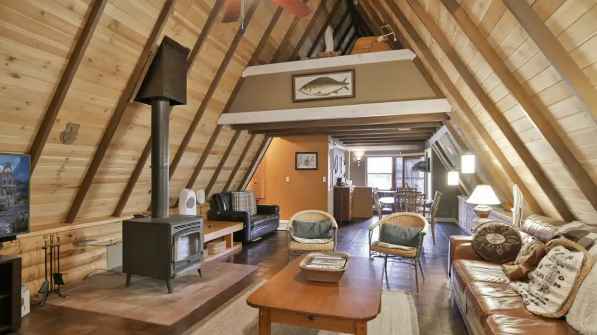 Classic Timber & Leather Lodge Living Room - Embracing Rustic Warmth in Modern Design