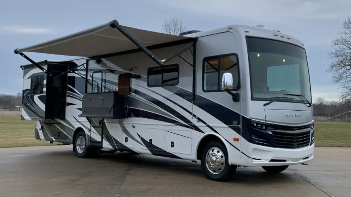 Fleetwood RV (REV Group)