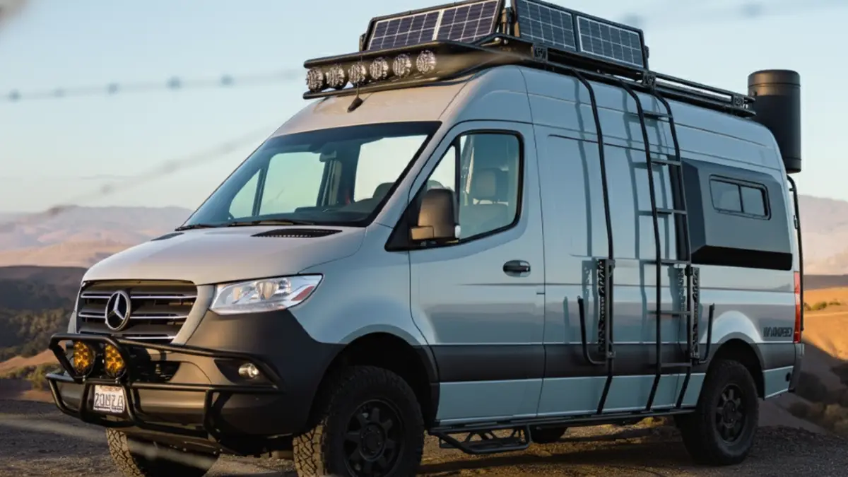 High-Altitude Silver Charger - Unlimited Solar Power Station