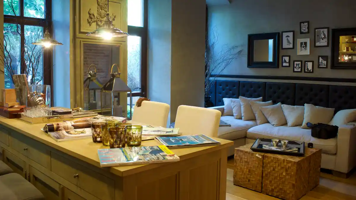 "Micro-Luxe" Tiny House Interiors – Making 600 Sq Ft Feel Like a Boutique Hotel