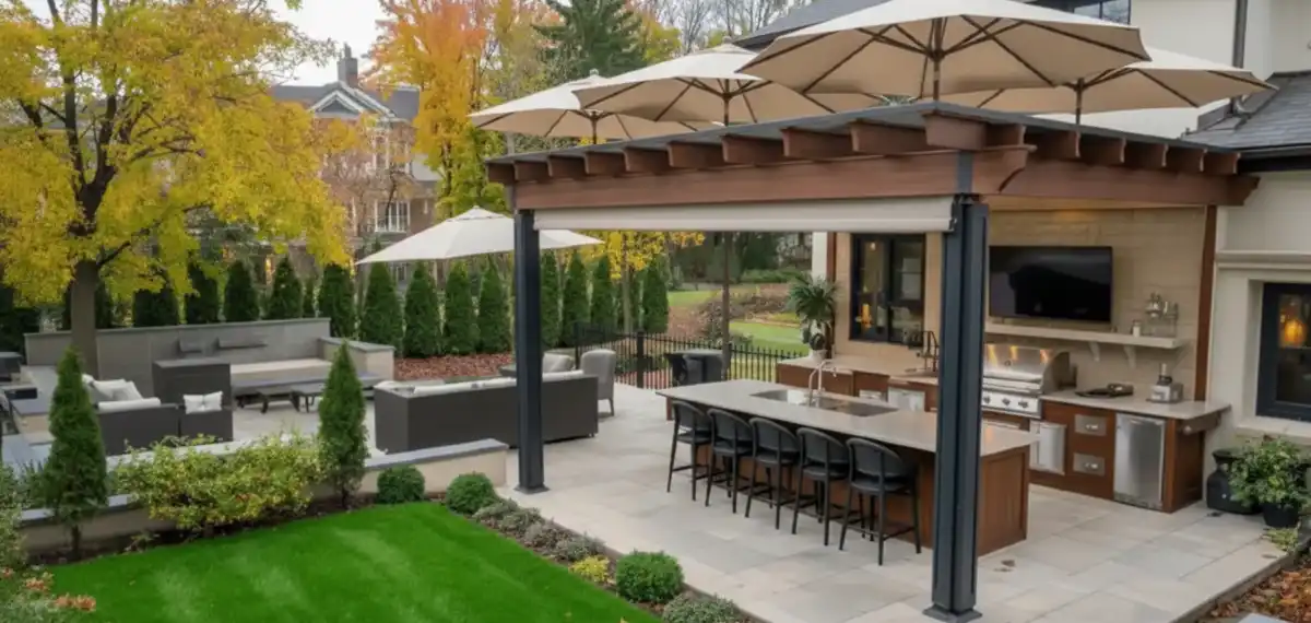 Multi-Zone Chef's Pergola Kitchen - Gourmet Dining Under an Adjustable Canopy