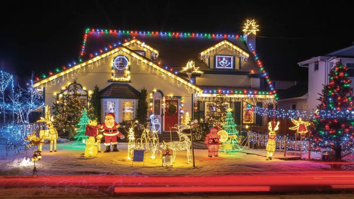 Neon Wonderland - 90s Christmas Lights That Steal the Show