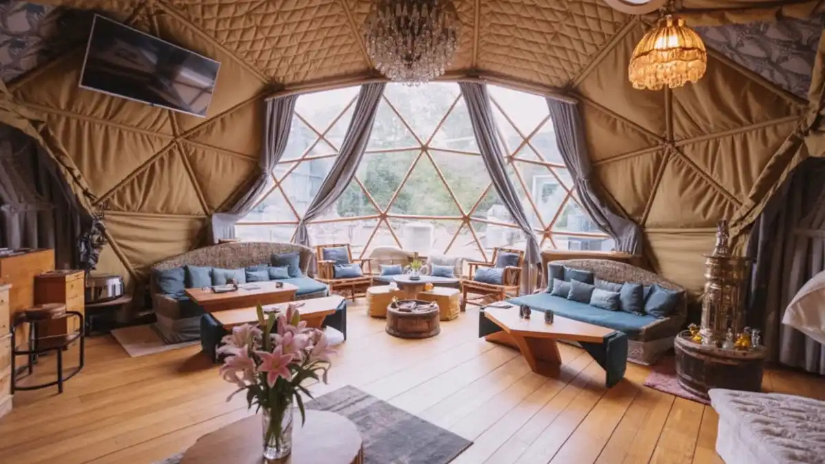 Rustic Bohemian Dome Lounge – High-Tech Structure Meets Handcrafted Comfort