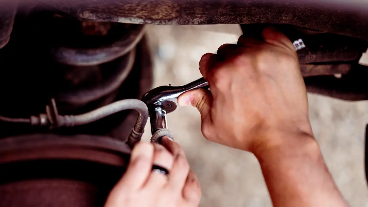 Using Inadequate or Loosely Installed Screw-In Anchors