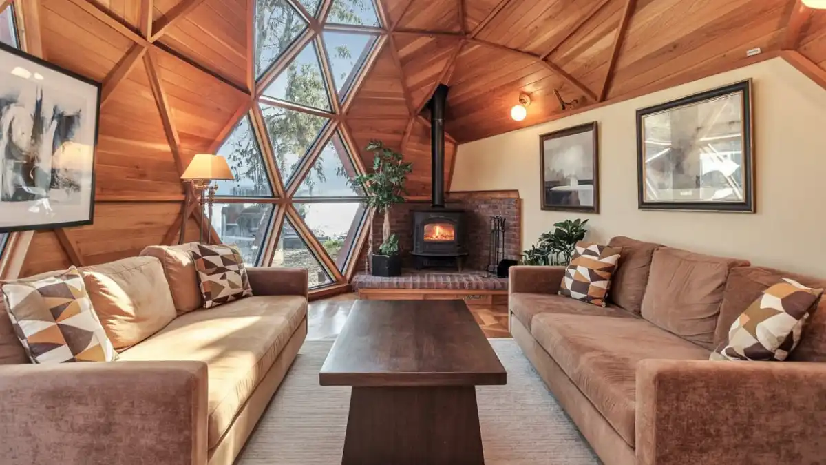 Vintage Plywood and Rust Lounge – A Retro Take on Geodesic Cabin Living