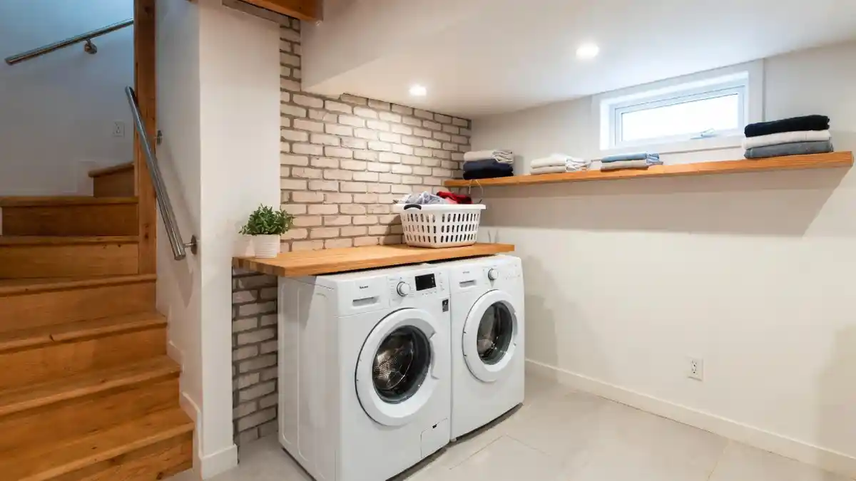 Scandi-Style White and Wood Laundry Nook – Brightening the Basement Corners