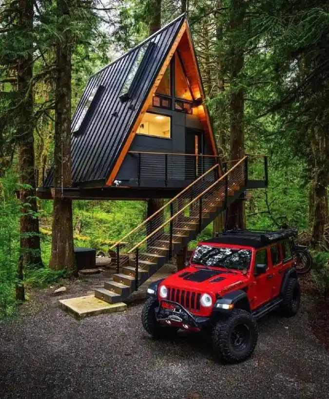 Modern Stealth A-Frame Treehouse - Elevating Your Weekend Escape