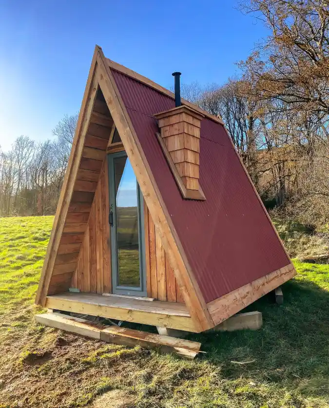 Rustic Crimson Peak - A-Frame Retreat for Weekend Escapes