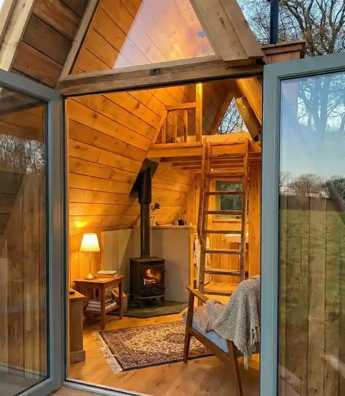 Rustic Crimson Peak - A-Frame Retreat for Weekend Escapes