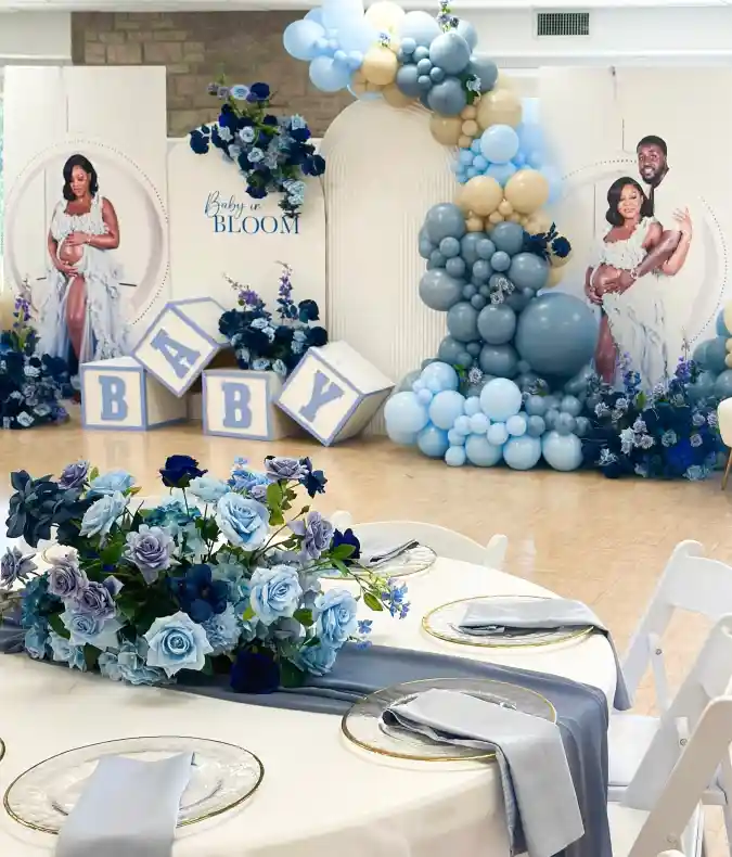 Dusty Blue Floral Elegance - Baby in Bloom Table Decor with a Sophisticated Twist