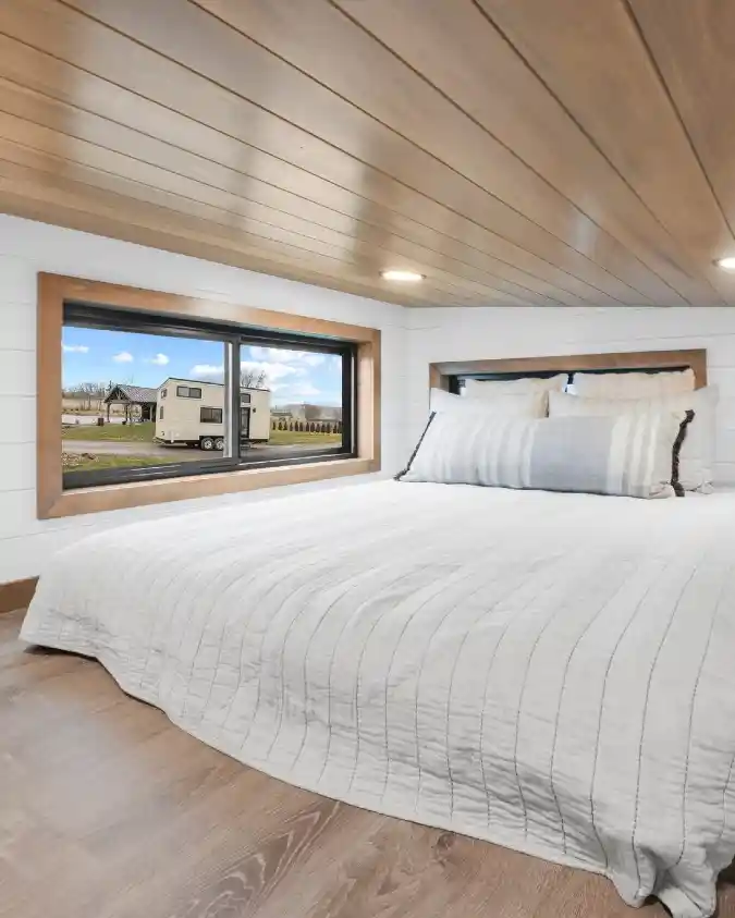 Honey-Hued Loft Sanctuary – Framing the Horizon in a Minimalist Bedroom