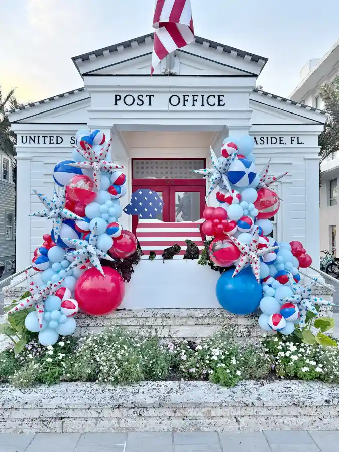 Star-Spangled Seaside Greetings - Patriotic Porch Decor with a Coastal Twist